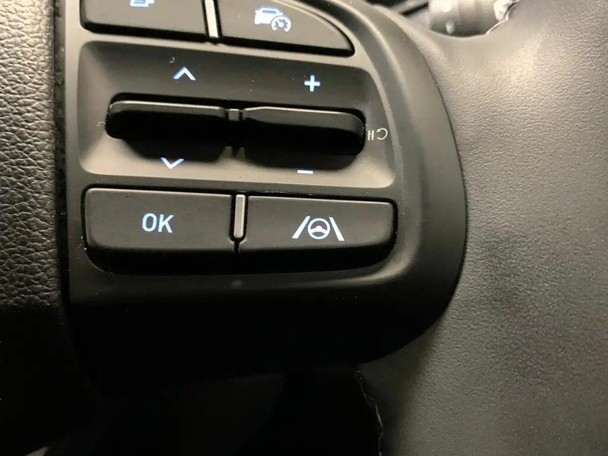 2024-hyundai-i10-10-premium-63ps-auto-big-25