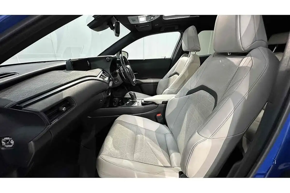 2021-lexus-ux-300e-e-ux-big-21