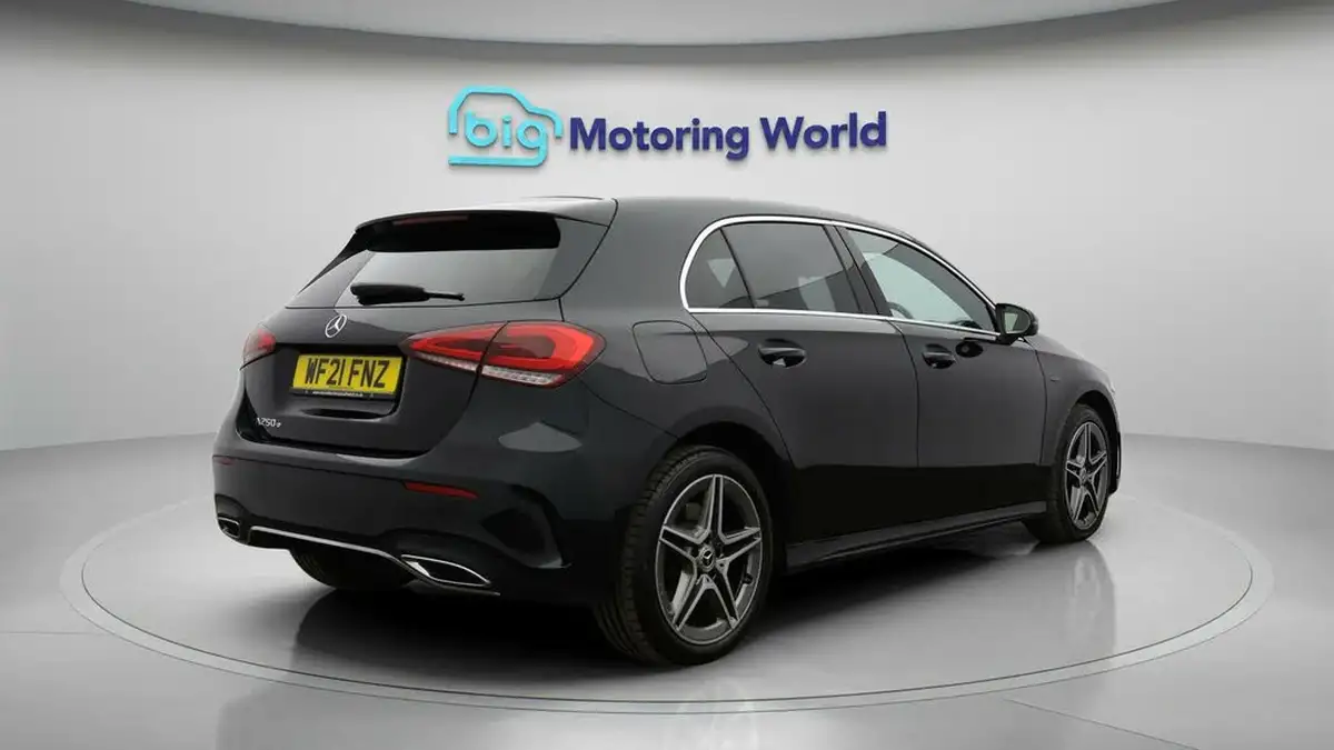 2021-mercedes-benz-a-class-13-a250e-amg-line-hatchback-5d-big-6