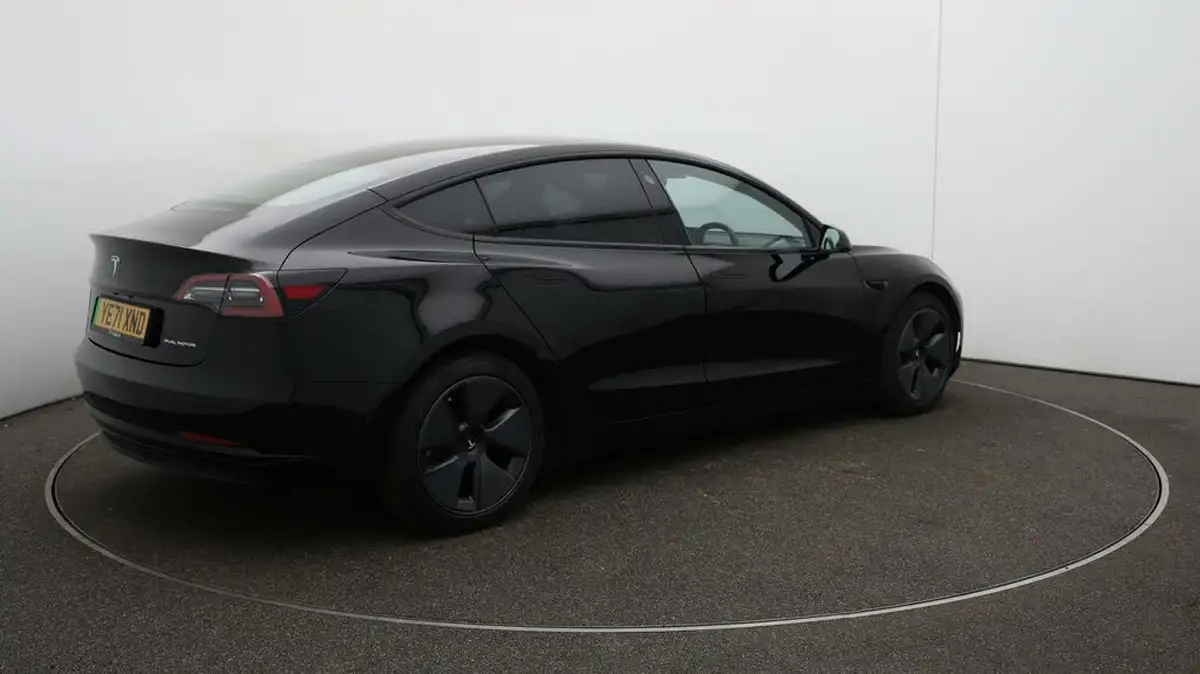 2021-tesla-model-3-e-long-range-awd-big-45