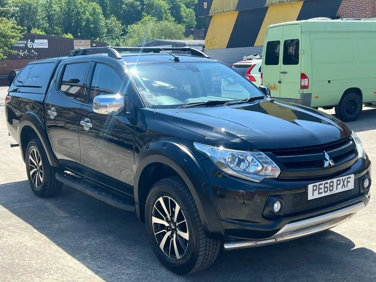 2018-mitsubishi-l200-24di-d-barbarian-eu6-big-0