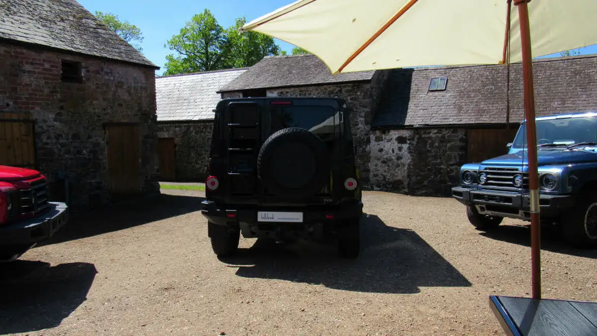 2023-ineos-grenadier-30td-fieldmaster-edition-249ps-4x4-station-wagon-5d-auto-big-3
