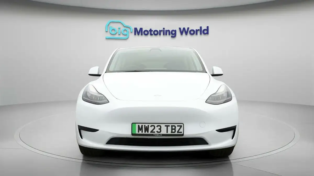 2023-tesla-model-y-e-rwd-big-1