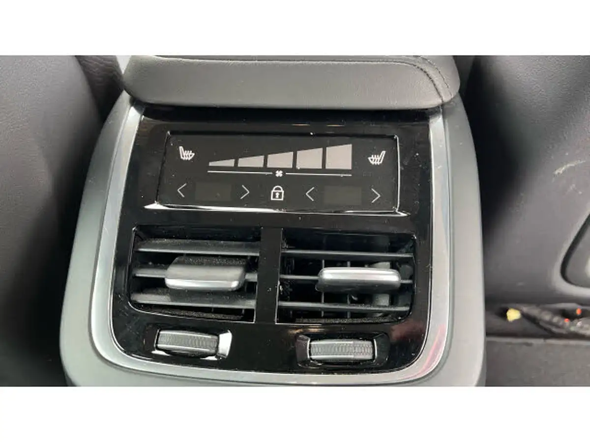 2024-volvo-xc60-20-b5-plus-big-33