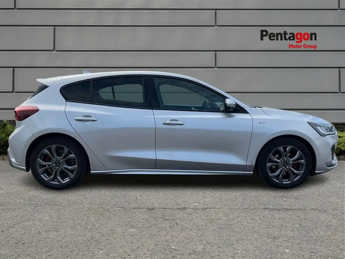 2024-ford-focus-10t-st-line-125ps-hatchback-big-13