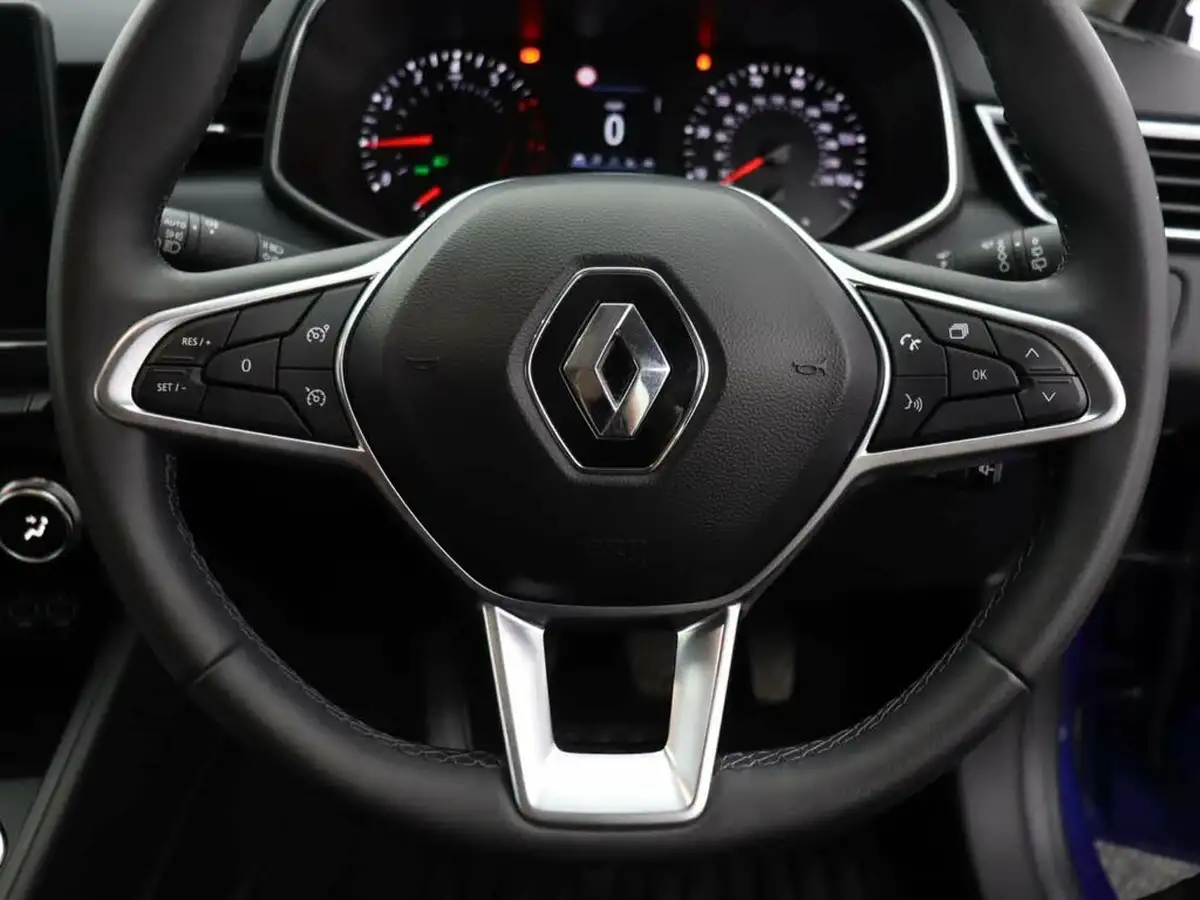 2021-renault-clio-10-tce-iconic-90ps-big-35