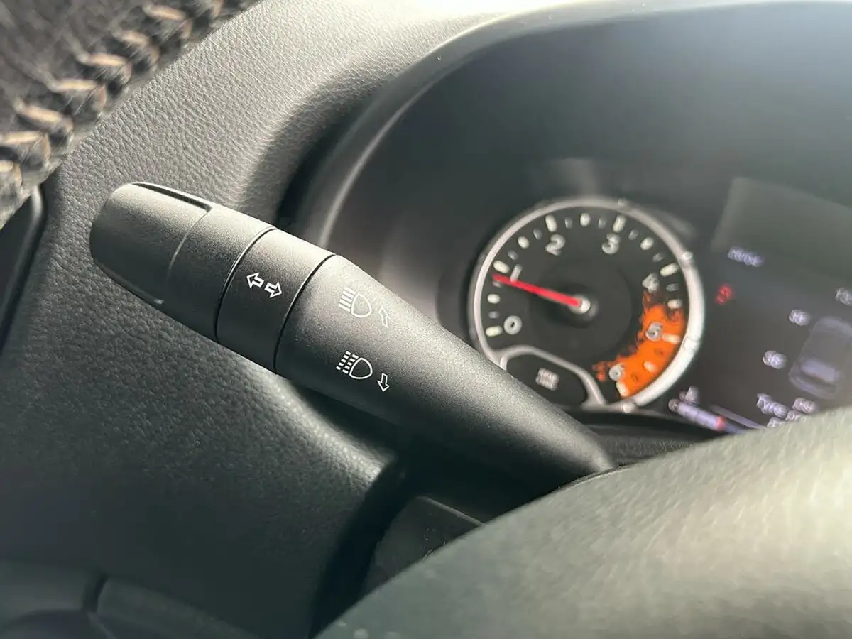 2015-jeep-renegade-16td-limited-big-45