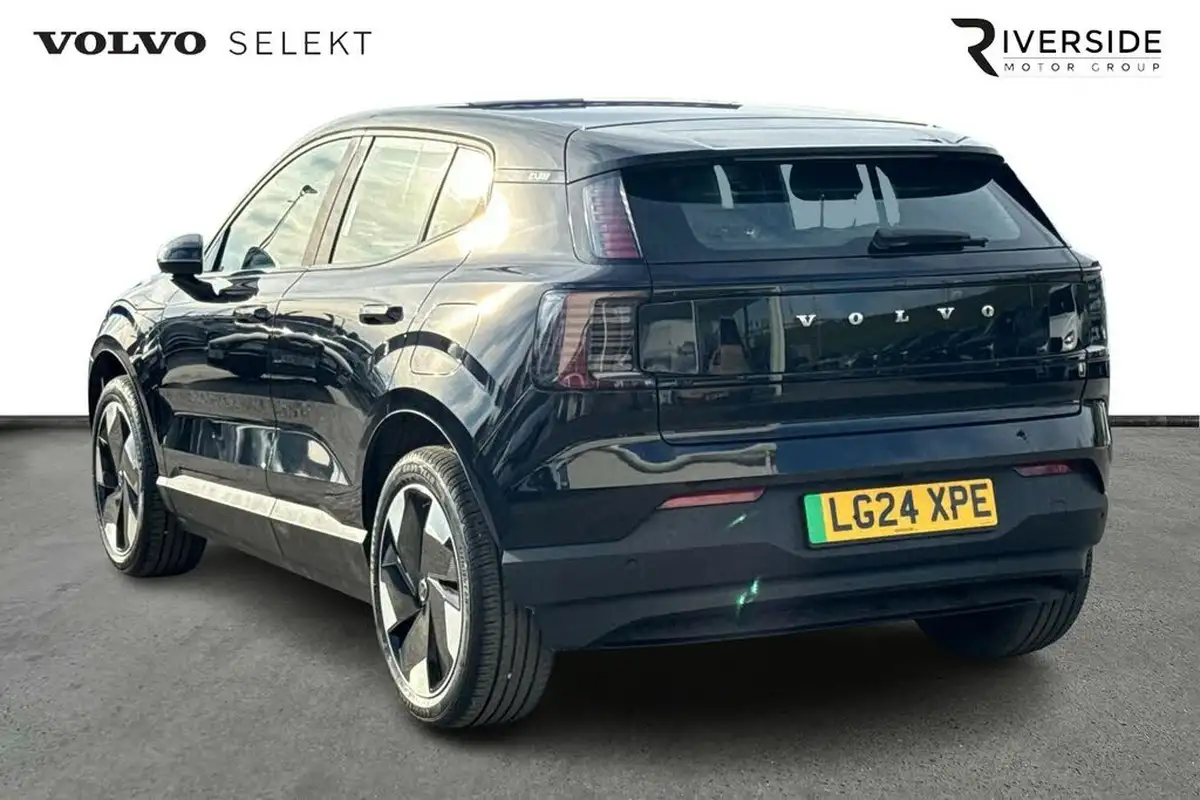 2024-volvo-ex30-e-single-motor-plus-extended-range-big-2