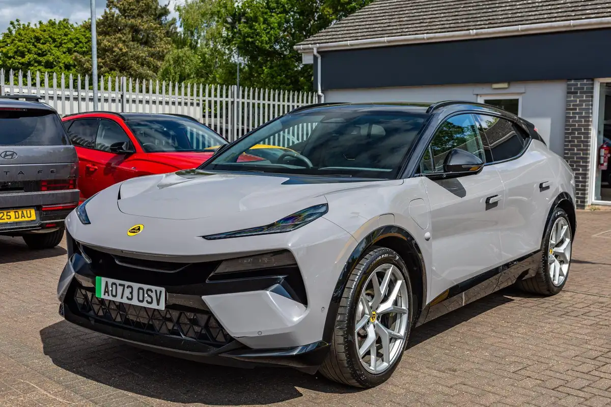 2023-lotus-eletre-e-big-1
