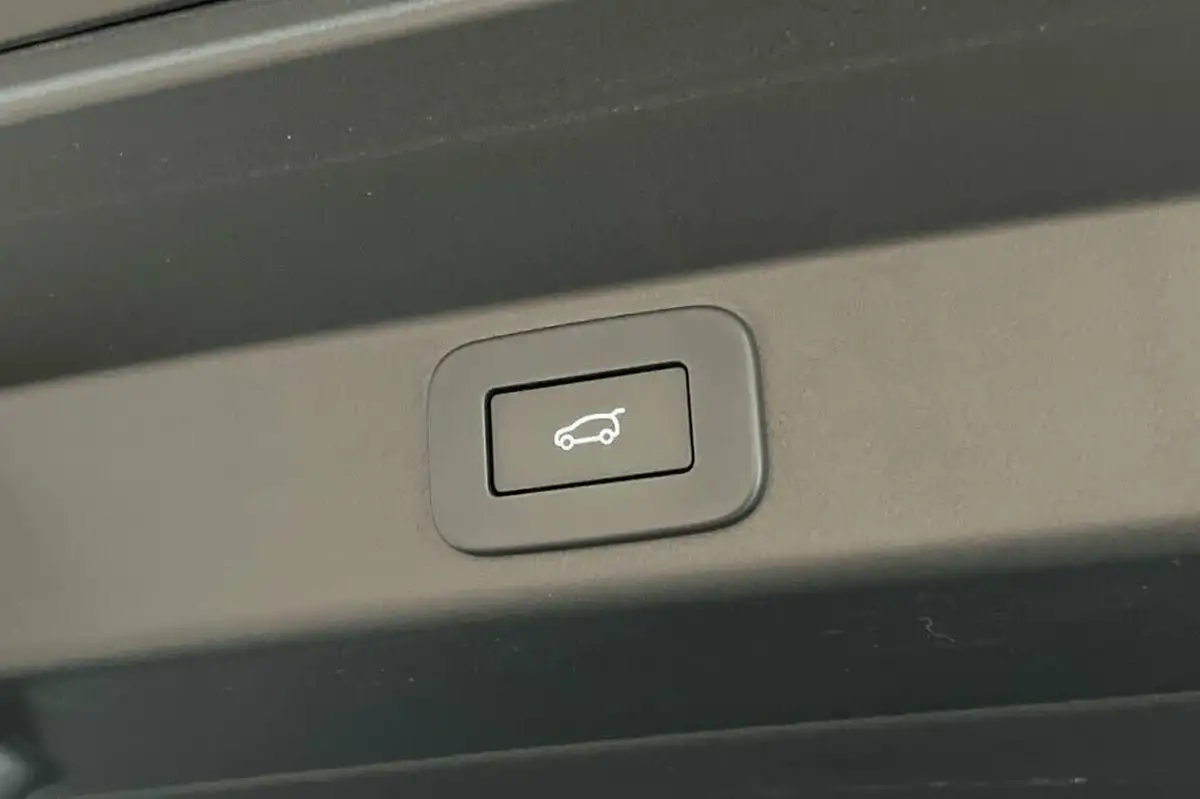 2024-land-rover-range-rover-sport-30-d300-dynamic-se-big-43