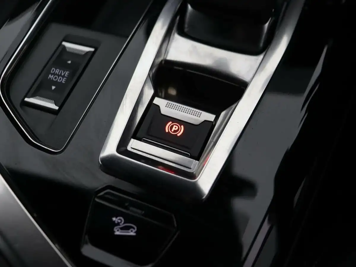 2021-peugeot-3008-suv-16-puretech-gt-premium-300bhp-4wd-hybrid4-e-eat8-big-46