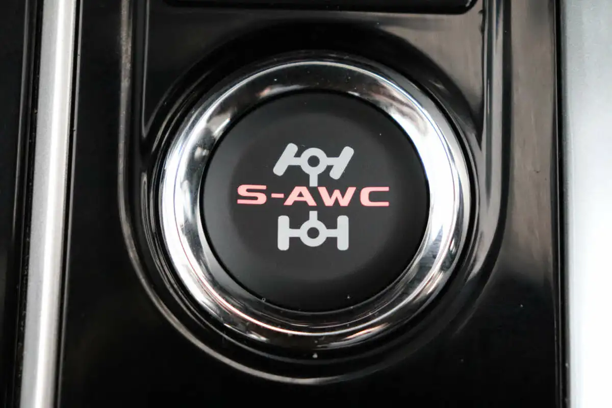 2018-mitsubishi-eclipse-cross-15-4-auto-big-59