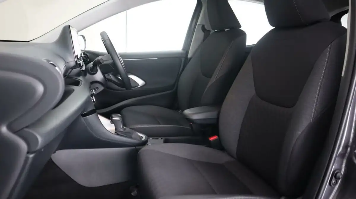 2023-toyota-yaris-15-vvt-i-design-big-12