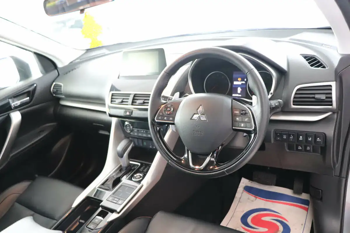 2018-mitsubishi-eclipse-cross-15-4-auto-big-15