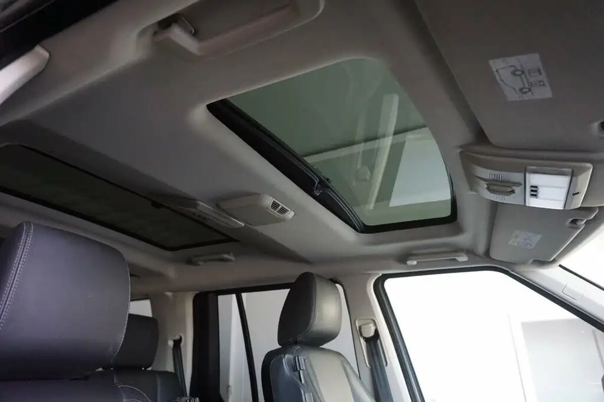 2016-land-rover-discovery-4-30-sd-v6-hse-big-14