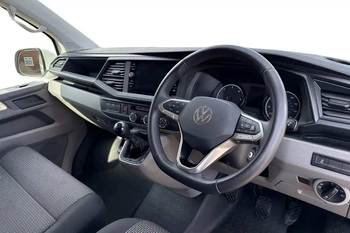 2024-volkswagen-transporter-big-13
