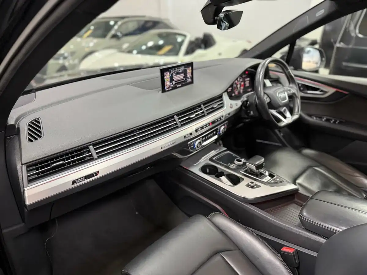 2017-audi-sq7-40bitdi-v8-big-36