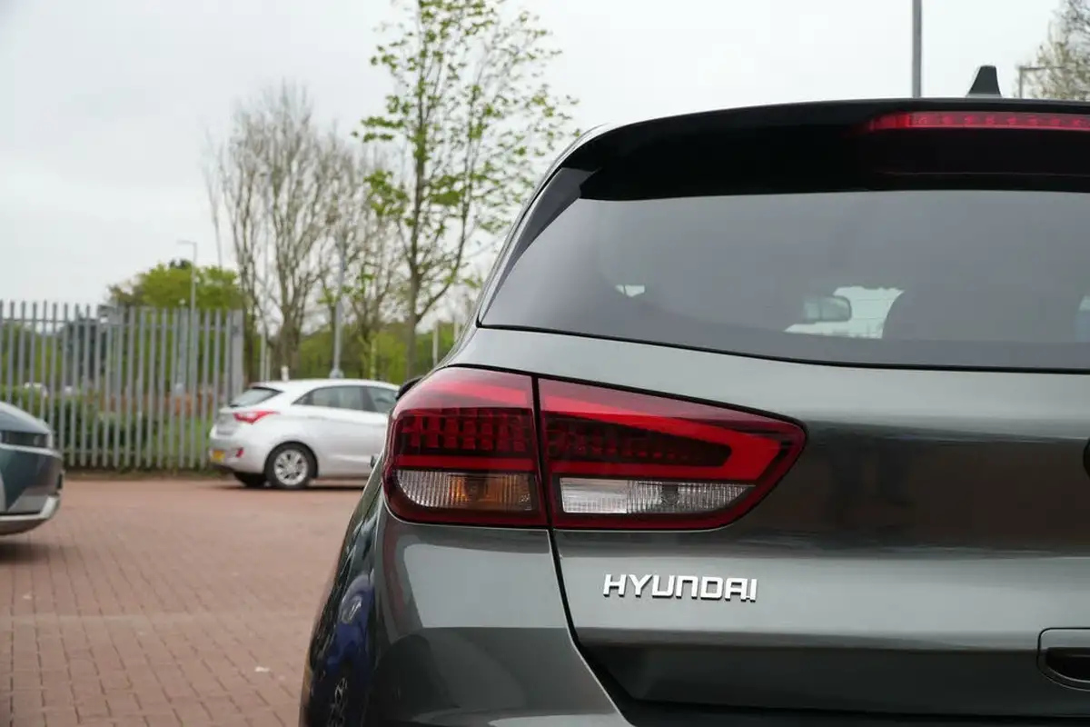2023-hyundai-i30-10-t-gdi-premium-hatchback-big-67