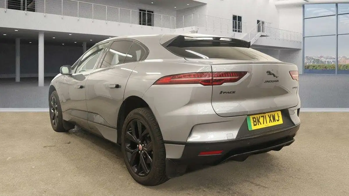 2021-jaguar-i-pace-ev400-black-big-3