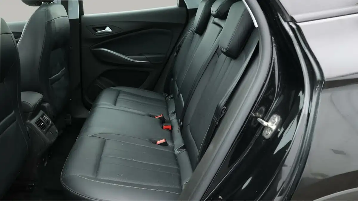 2021-vauxhall-grandland-x-15td-elite-nav-big-16