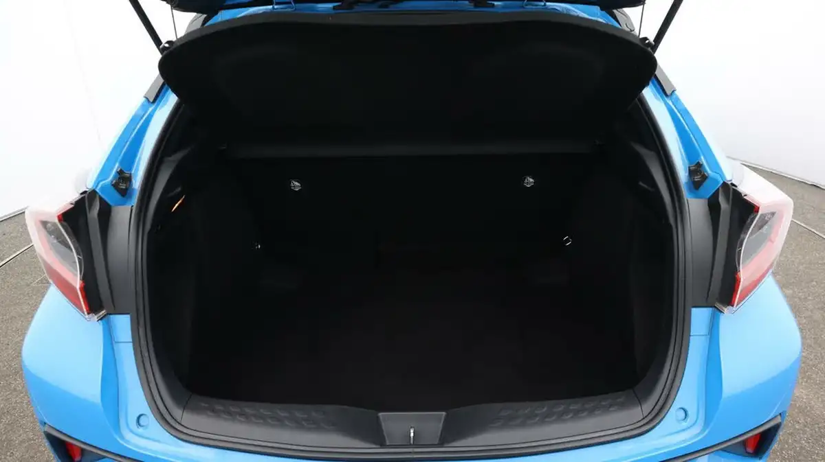 2018-toyota-c-hr-12-dynamic-big-17