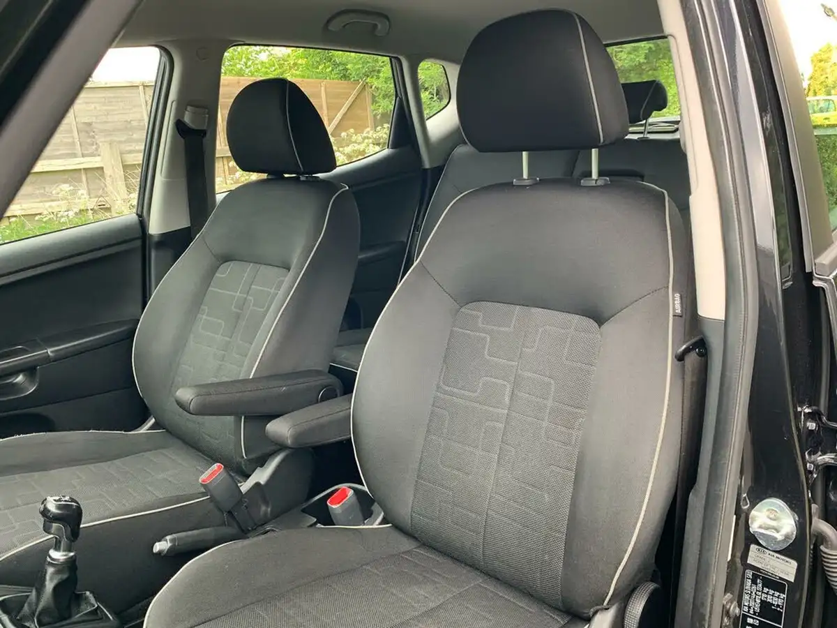 2016-kia-venga-14-2-big-39
