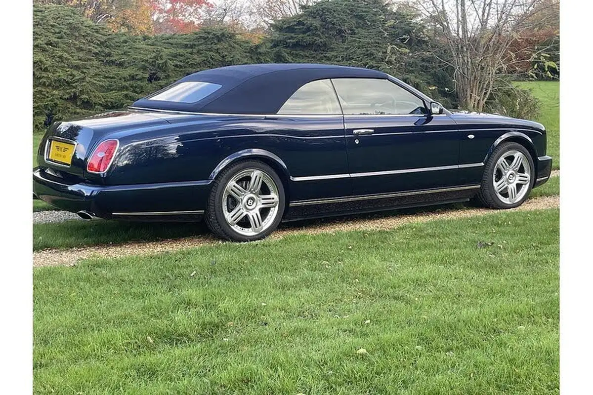 2006-bentley-azure-68-big-18