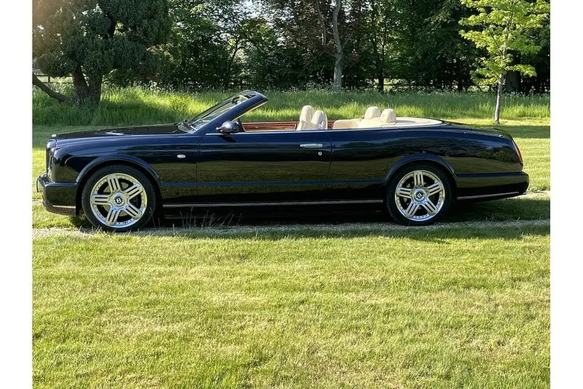 2006-bentley-azure-68-big-46