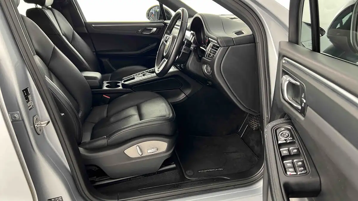2019-porsche-macan-20-big-14
