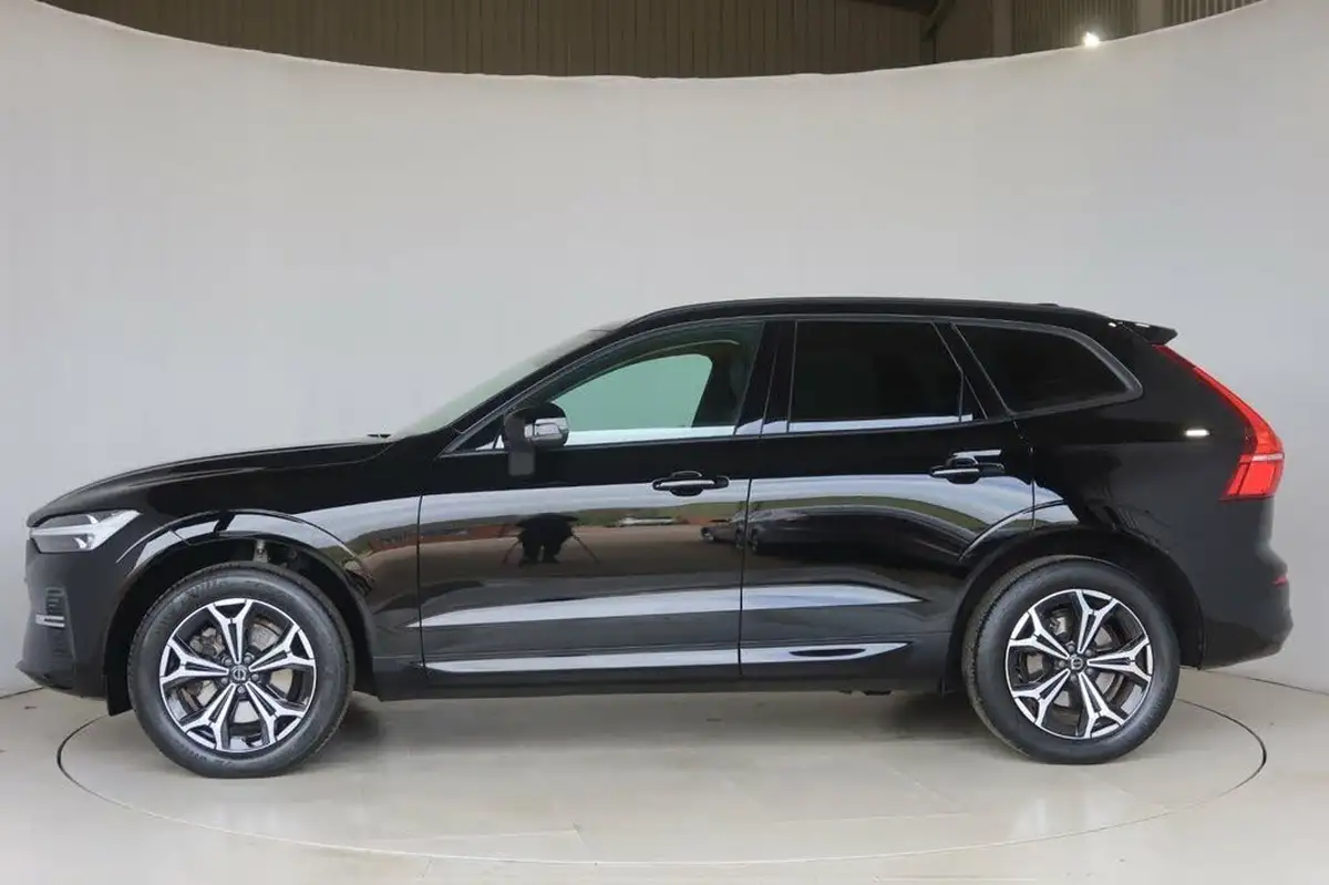 2021-volvo-xc60-20td-b4-momentum-awd-big-10