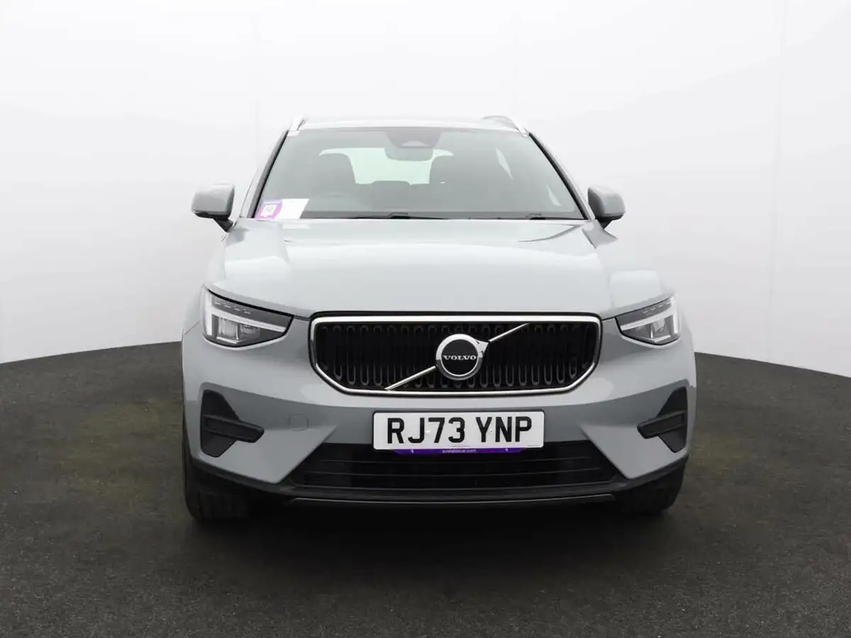 2023-volvo-xc40-20-b3-core-big-1