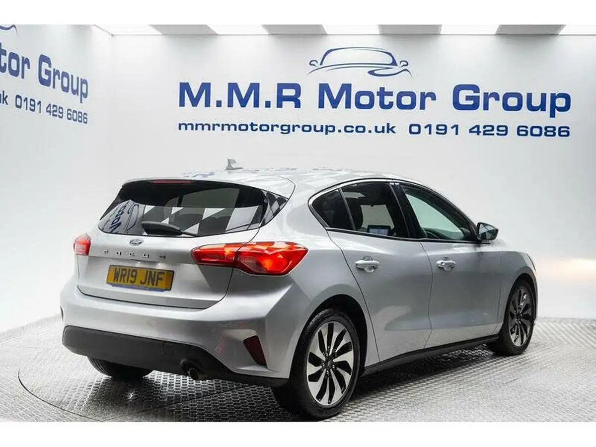 2019-ford-focus-10t-zetec-125ps-ss-hatchback-auto-big-5