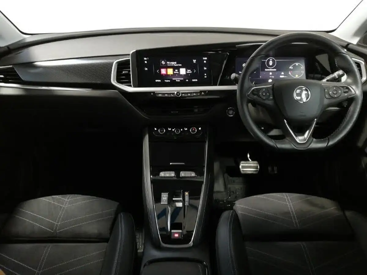 2023-vauxhall-grandland-12-ultimate-130ps-auto-big-2