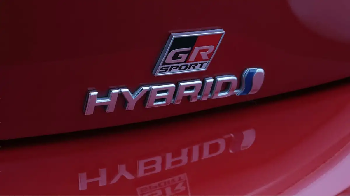 2021-toyota-corolla-18-vvt-i-gr-sport-trk-hatchback-big-22
