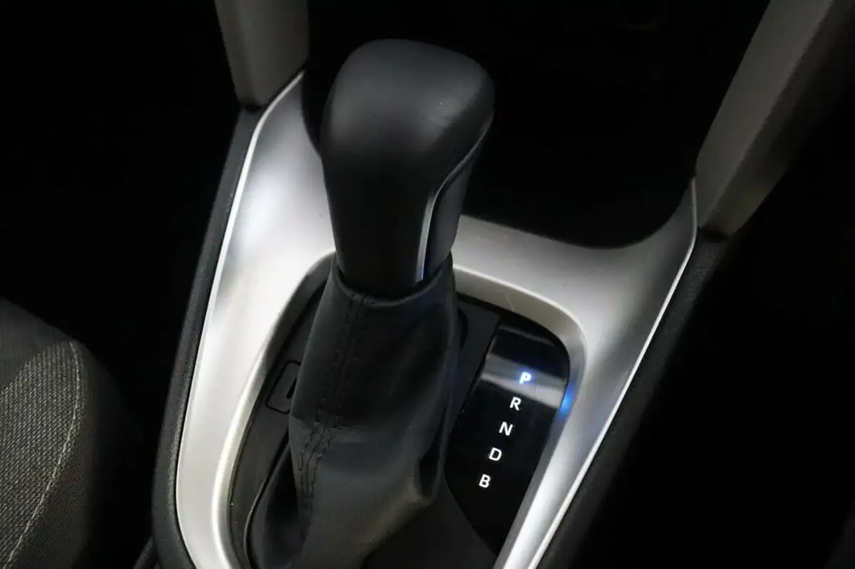 2022-toyota-yaris-cross-15-vvt-i-icon-big-30