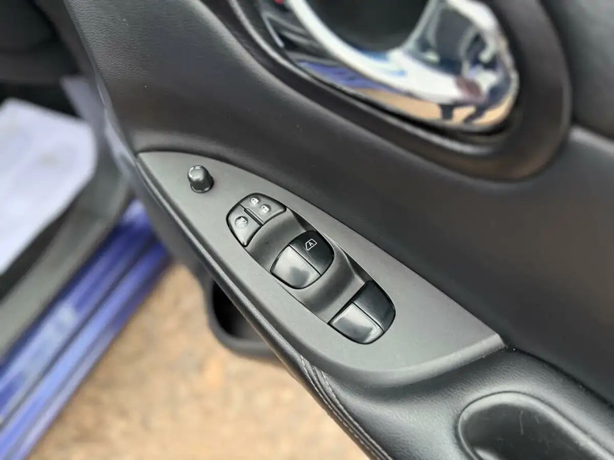2016-nissan-pulsar-15dci-n-connecta-ss-big-13