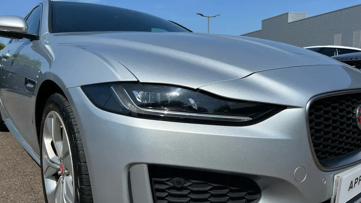2019-jaguar-xe-20d-r-dynamic-s-awd-big-16