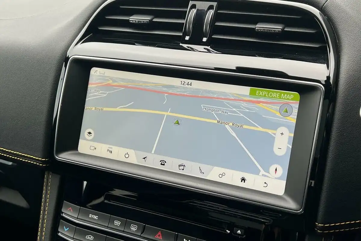 2020-jaguar-f-pace-20i-300-sport-big-3