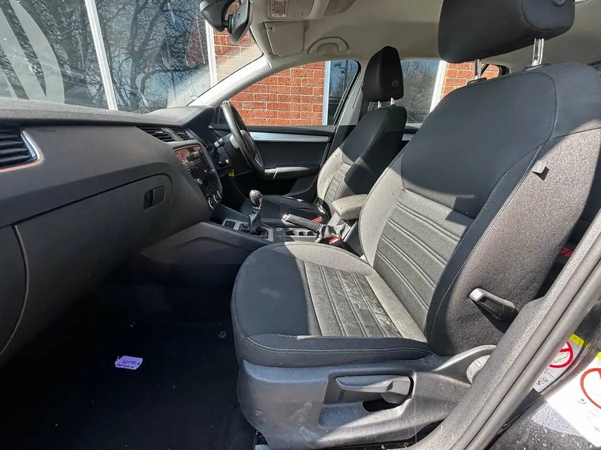 2020-skoda-octavia-10-tsi-se-technology-115ps-estate-big-10