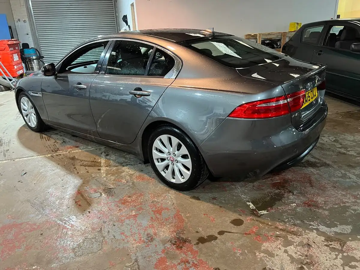2015-jaguar-xe-20td-se-163ps-big-2