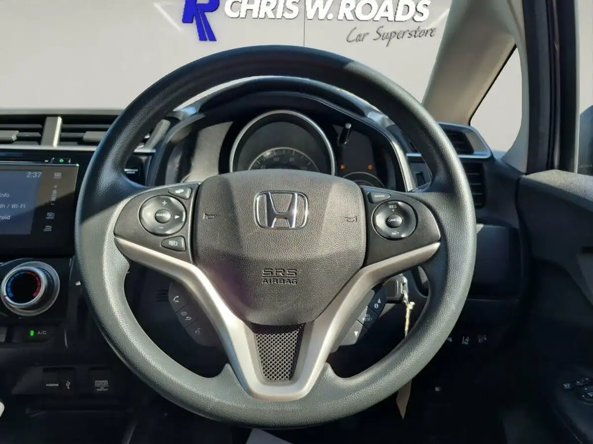 2017-honda-jazz-13-i-vtec-se-cvt-big-22