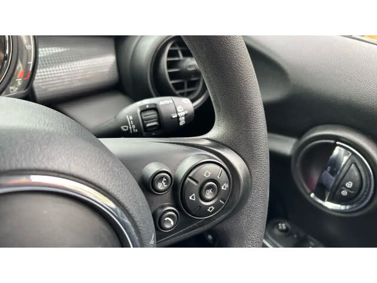 2019-mini-cooper-15-cooper-classic-hatchback-3d-big-22