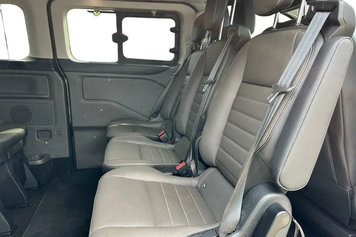 2023-ford-tourneo-custom-big-11