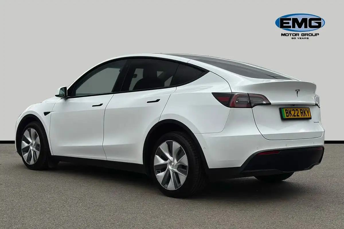 2022-tesla-model-y-e-long-range-big-4
