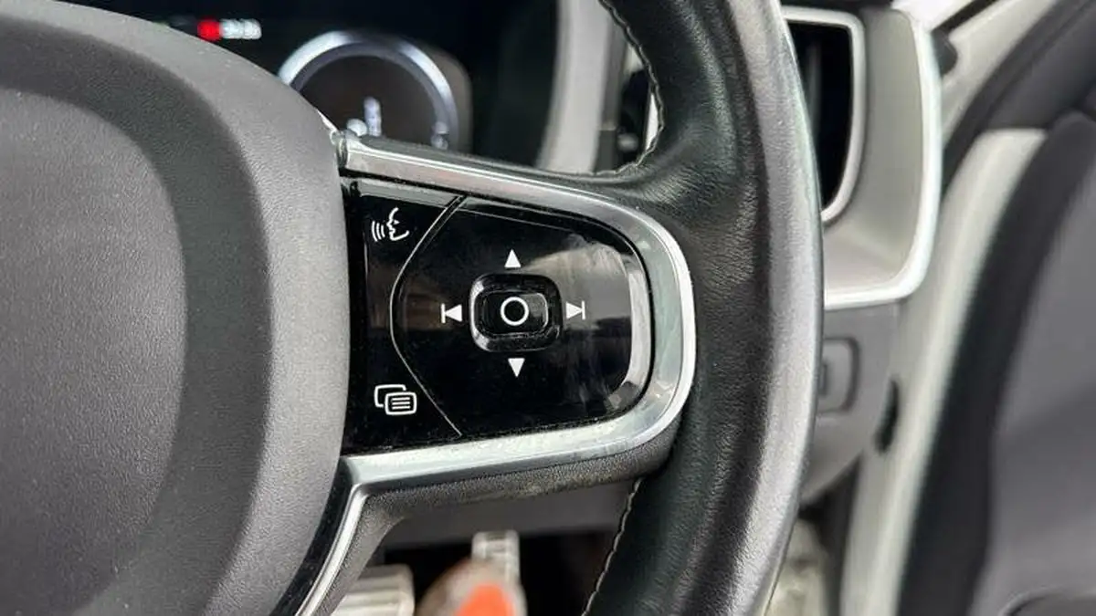 2021-volvo-xc60-20-t8-polestar-engineered-405bhp-twin-engine-big-11