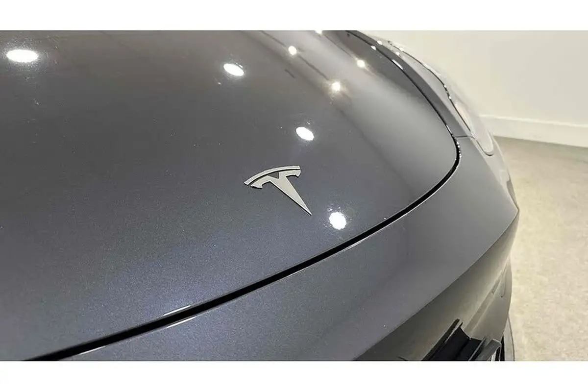 2022-tesla-model-y-e-long-range-big-14