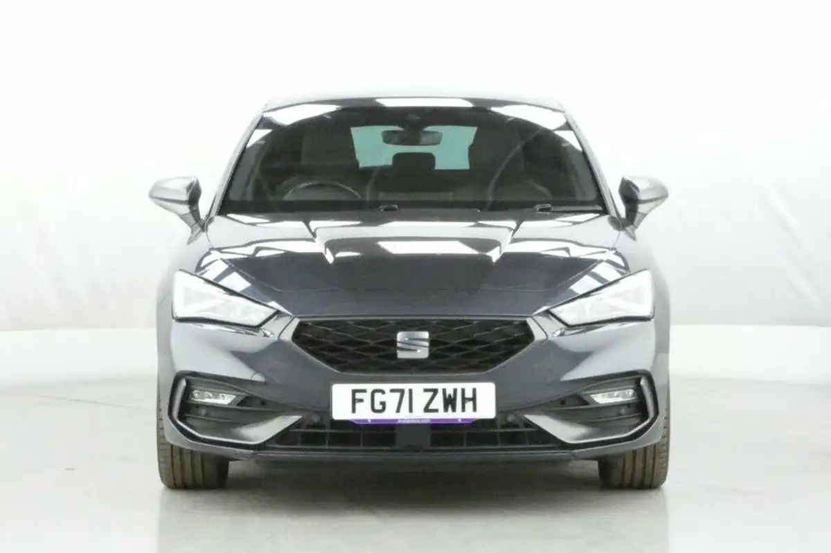 2022-seat-leon-big-1