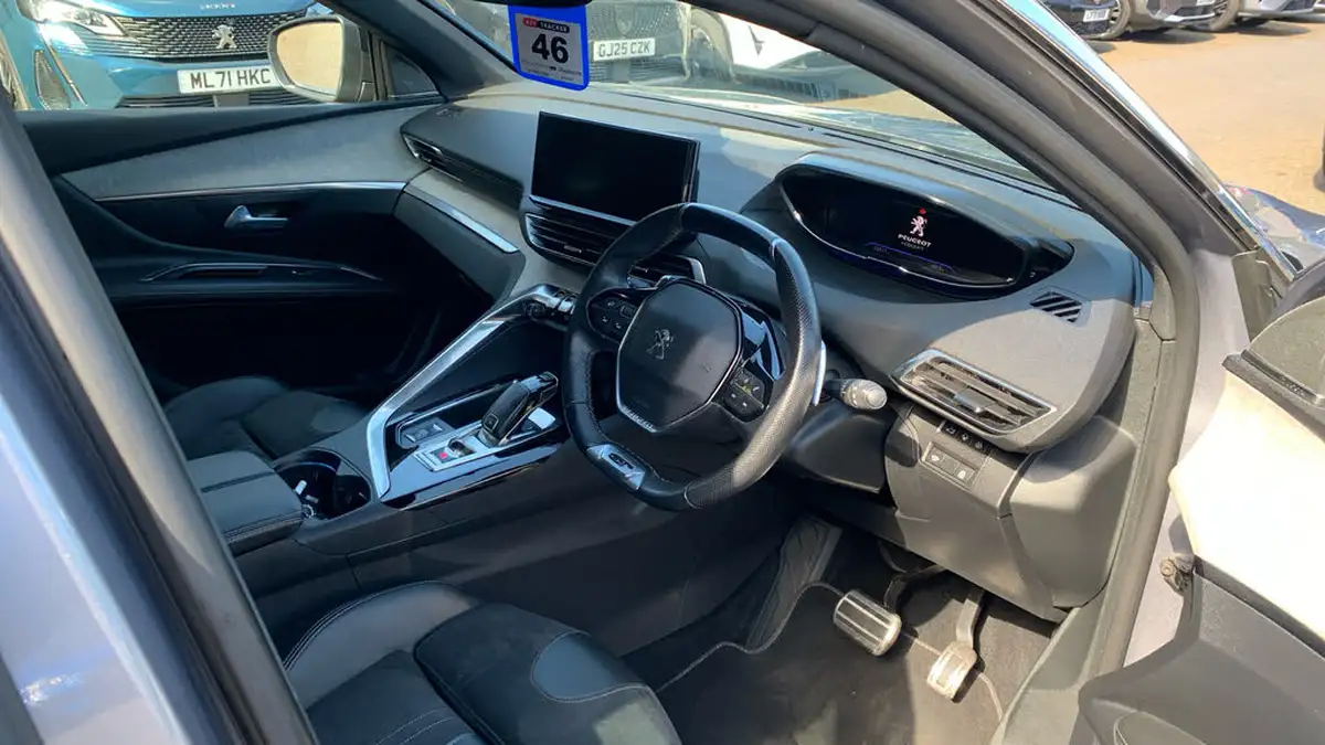 2021-peugeot-3008-suv-12-puretech-gt-premium-big-10