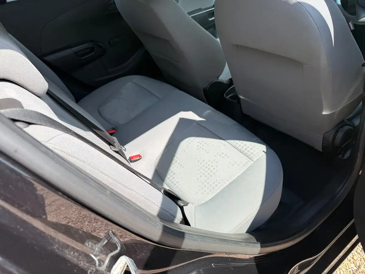 2012-chevrolet-aveo-12-ls-84bhp-1229cc-big-9