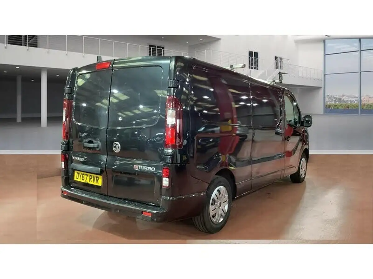 2017-vauxhall-vivaro-16cdti-sportive-2900-l2h1-120pseu6-panel-big-1